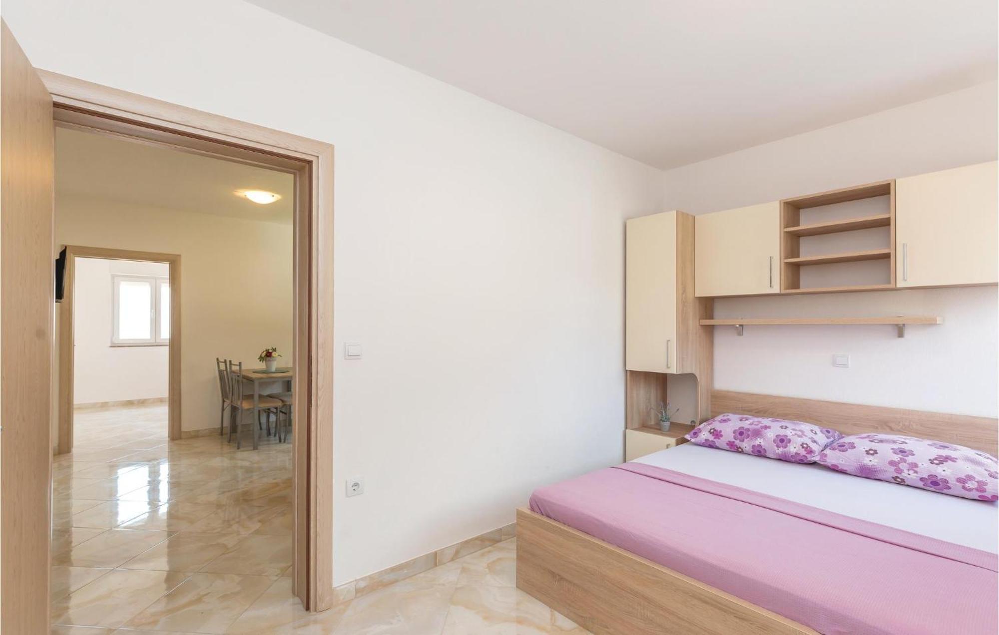 Awesome Apartment In Krvavica With Kitchen Extérieur photo