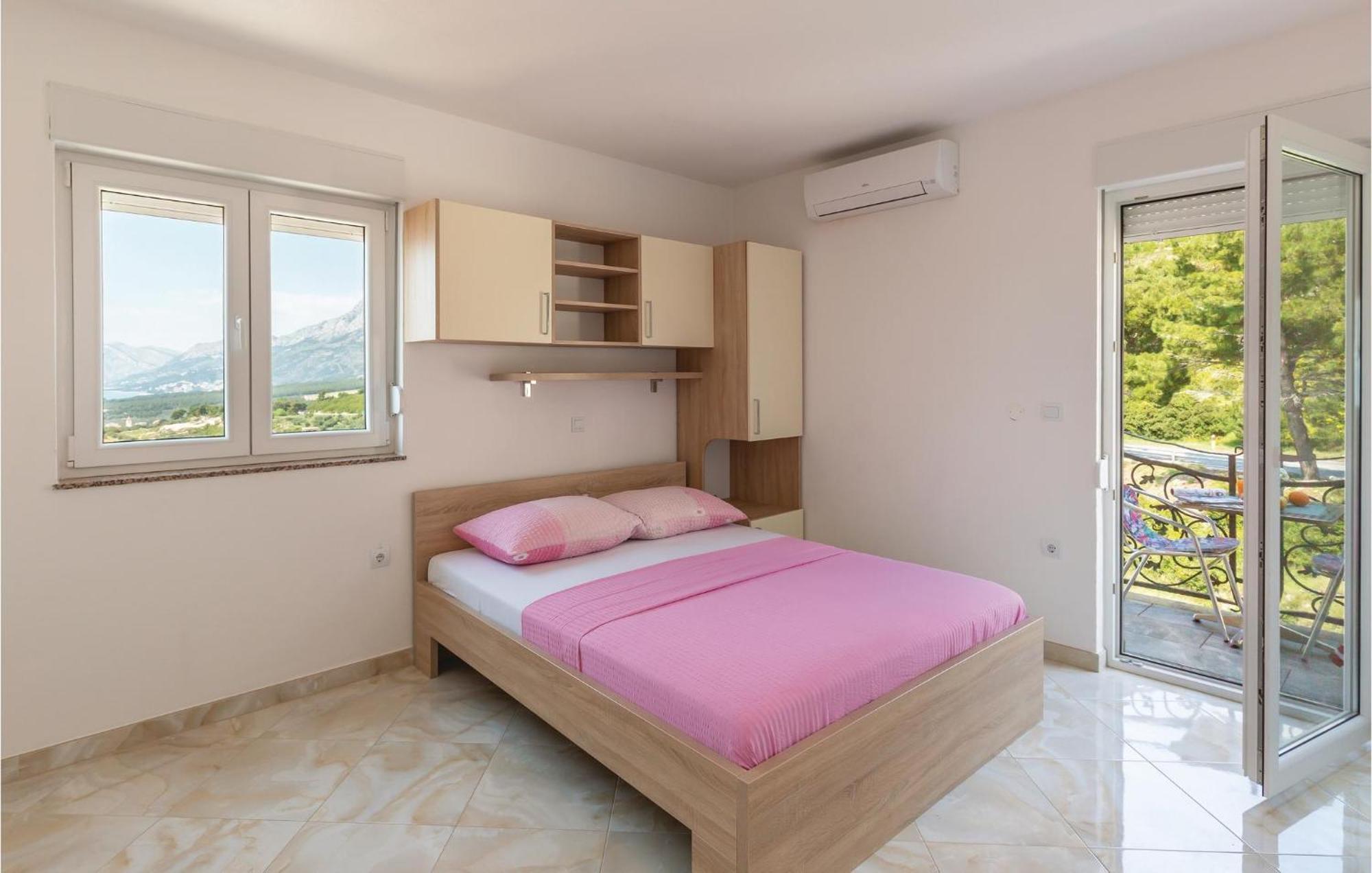 Awesome Apartment In Krvavica With Kitchen Extérieur photo