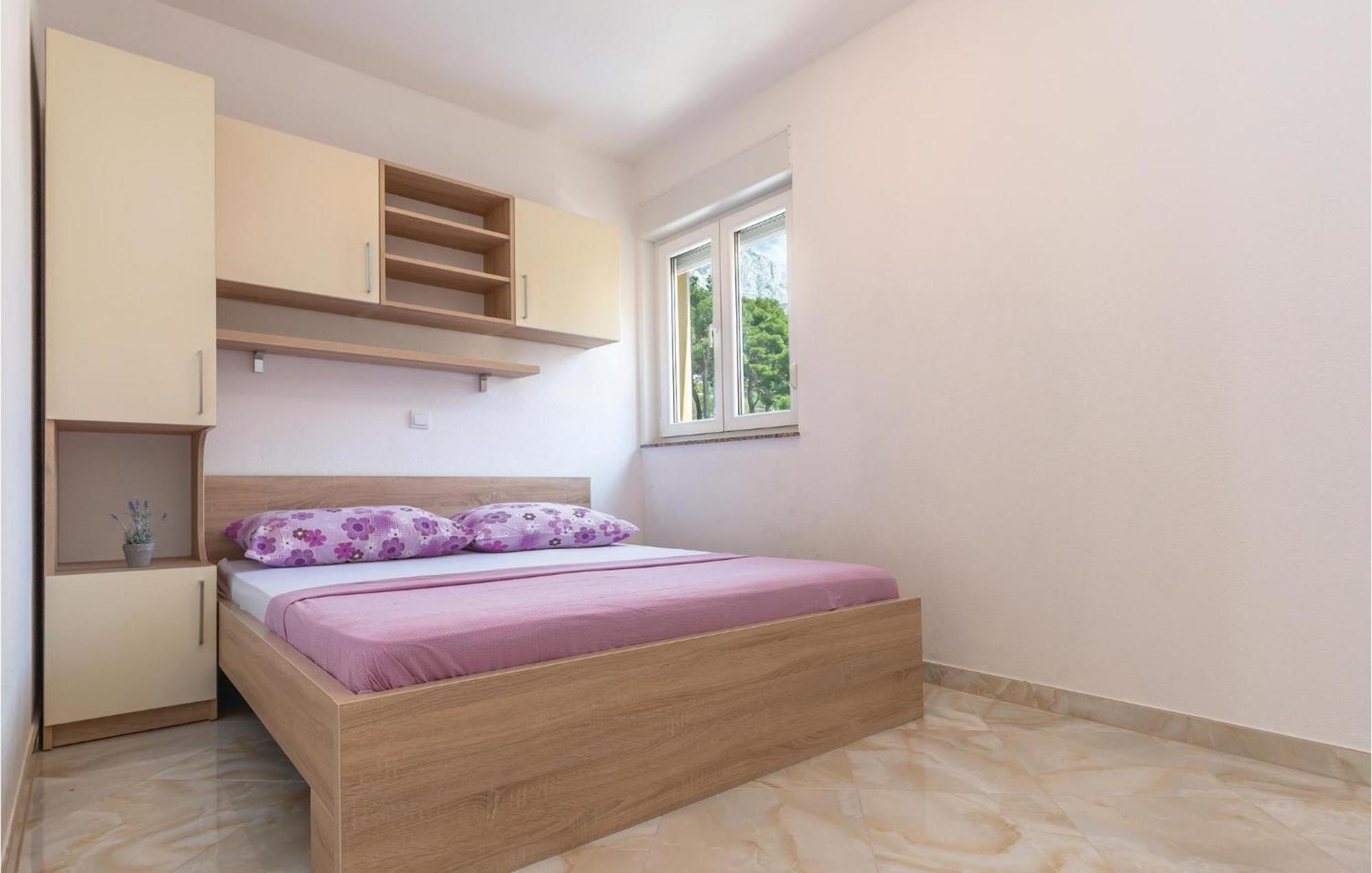 Awesome Apartment In Krvavica With Kitchen Extérieur photo